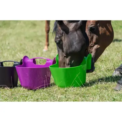 Tragbare Turnier-Futtertrog (13,5 L) in vielen Farben